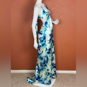 Niki Livas Vintage Tropical Floral Blue and White Maxi Dress Size 6. E30